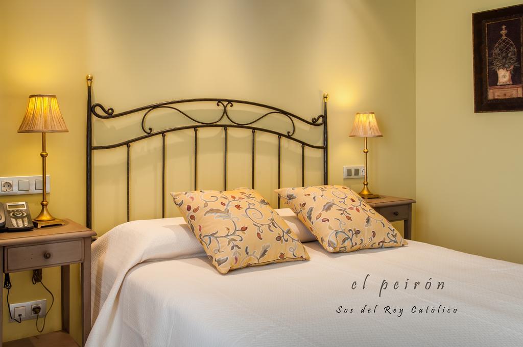 El Peiron Hotel Sos del Rey Católico Екстериор снимка