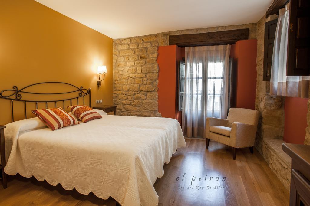 El Peiron Hotel Sos del Rey Católico Екстериор снимка