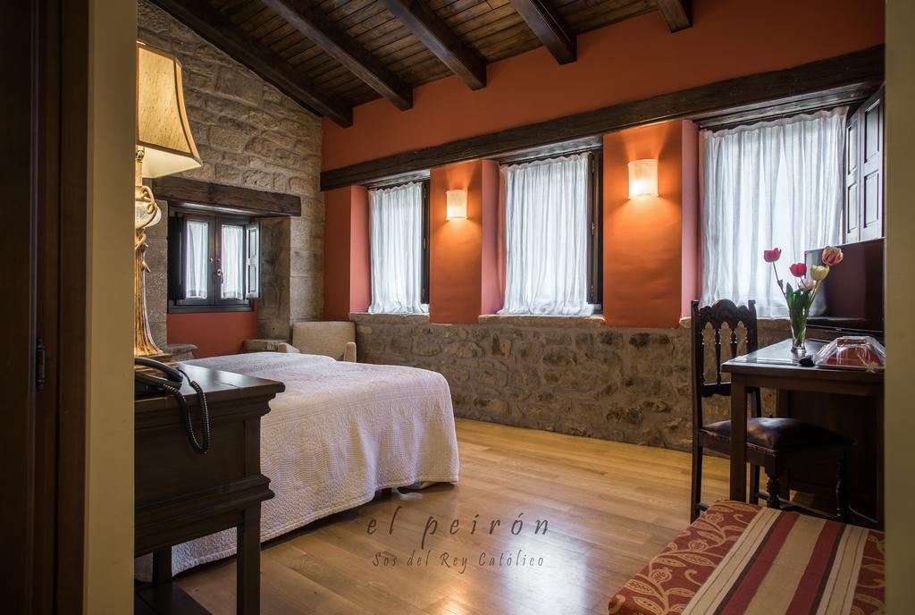 El Peiron Hotel Sos del Rey Católico Екстериор снимка