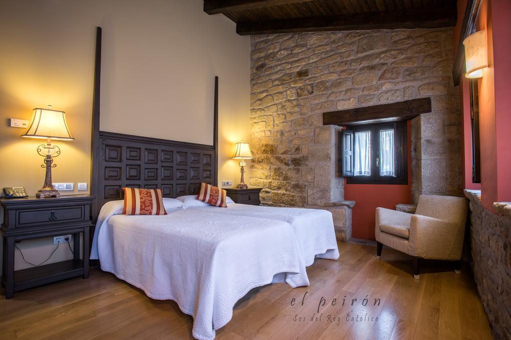 El Peiron Hotel Sos del Rey Católico Екстериор снимка