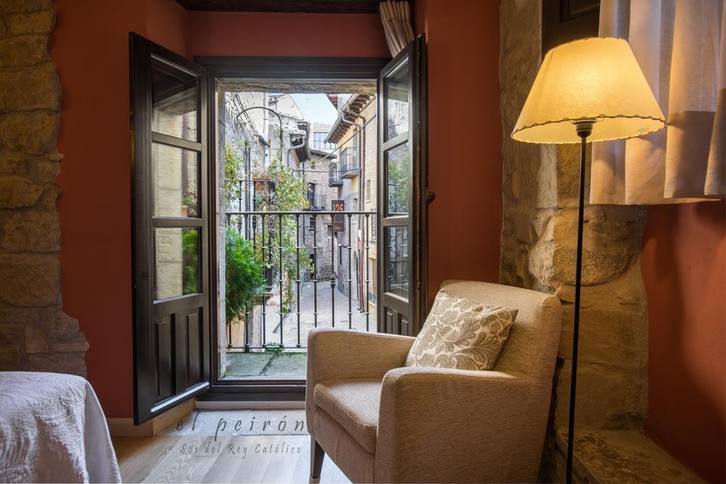 El Peiron Hotel Sos del Rey Católico Екстериор снимка