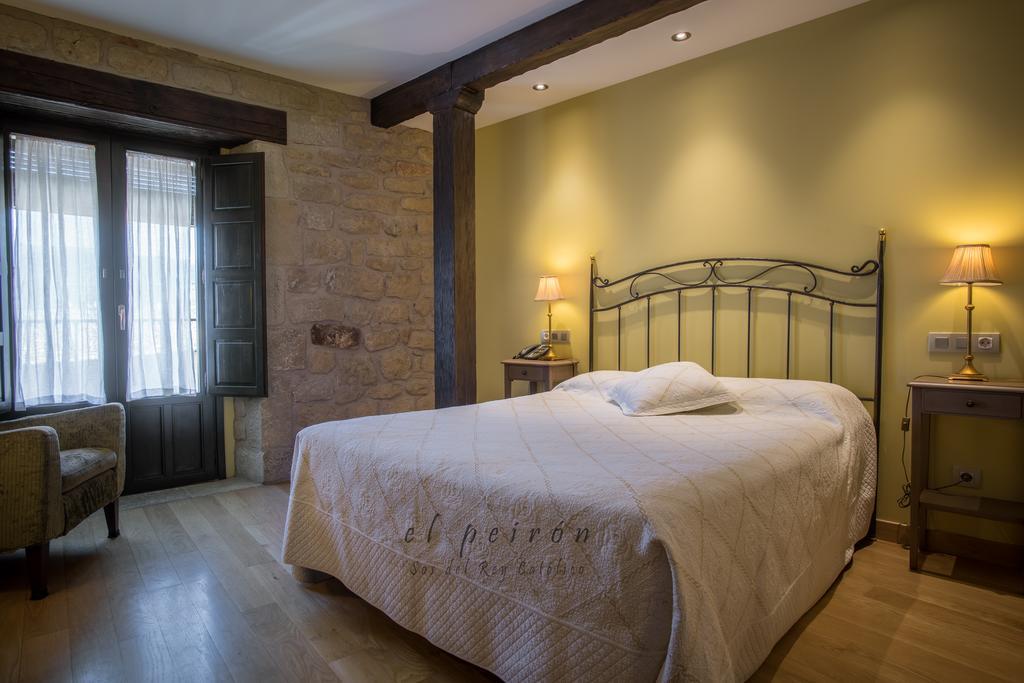 El Peiron Hotel Sos del Rey Católico Екстериор снимка
